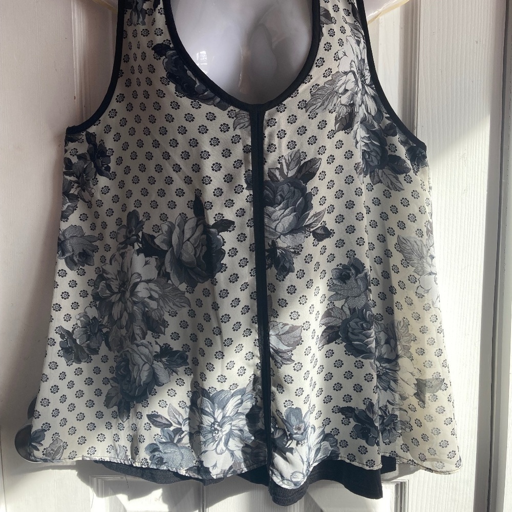 Faith & Joy size small floral tank